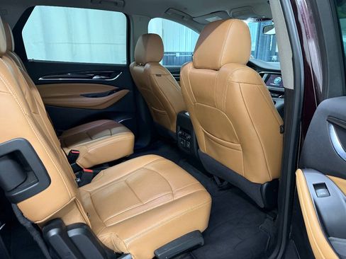 Used 2019 Buick Enclave Essence w/ LPO, Luxury Package FWD image 12