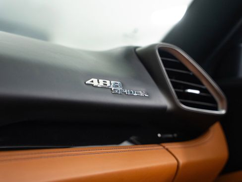 Used 2018 Ferrari 488 Spider image 32