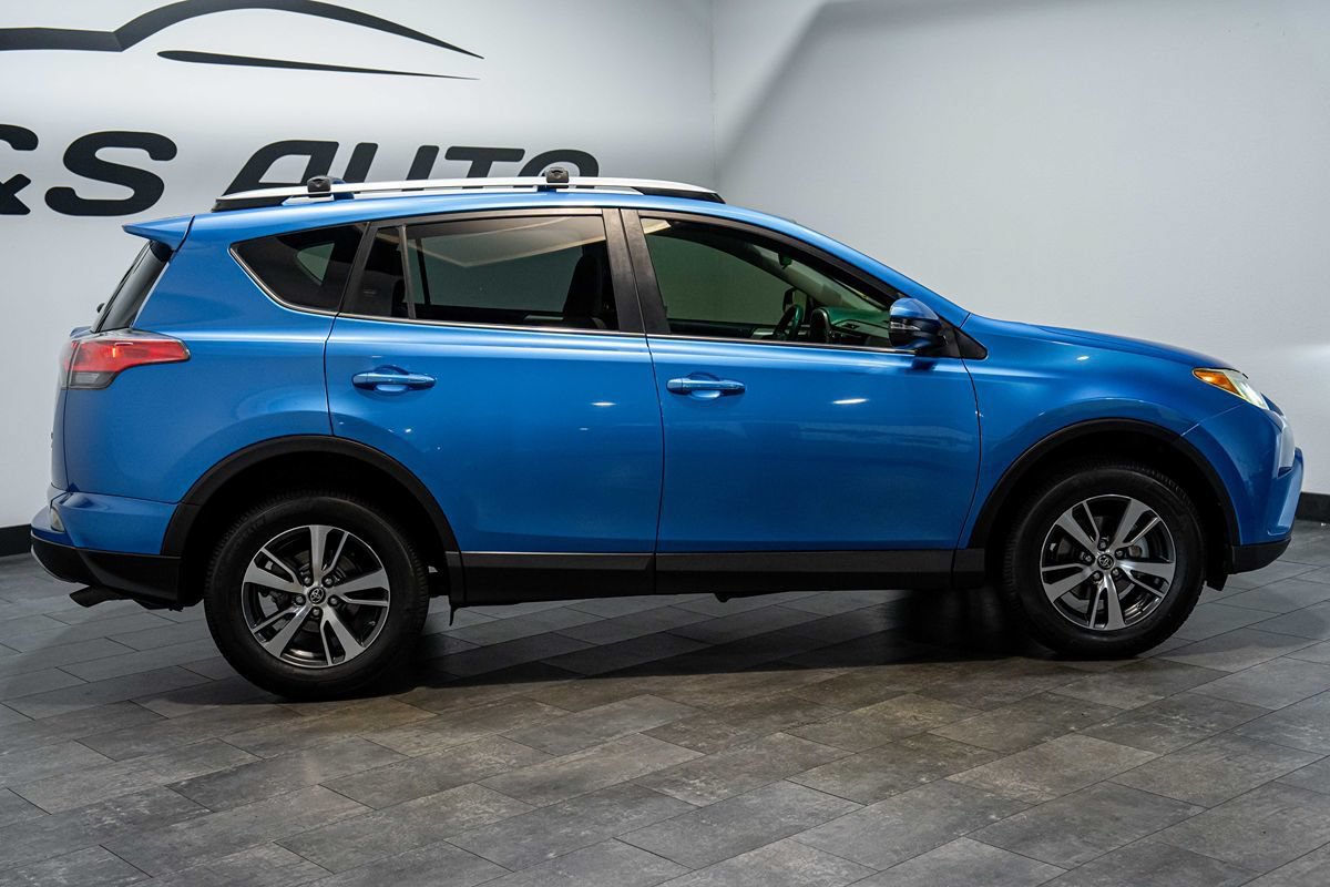 Used 2017 Toyota RAV4 XLE w/ Plus Special Value Package AWD/4WD image 8