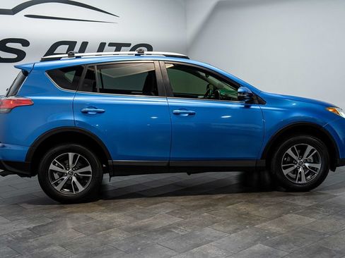 Used 2017 Toyota RAV4 XLE w/ Plus Special Value Package AWD/4WD image 8