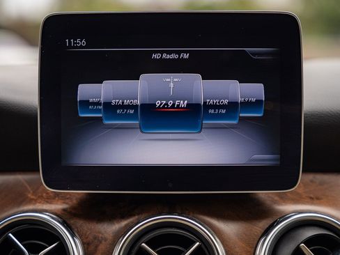 Used 2019 Mercedes-Benz GLA 250 image 32