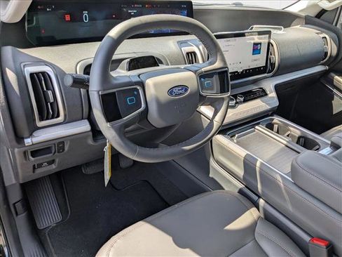 New 2025 Ford Expedition Active image 3