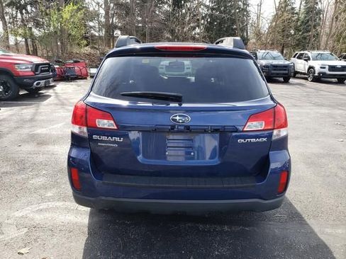 Used 2010 Subaru Outback 2.5i Premium image 4