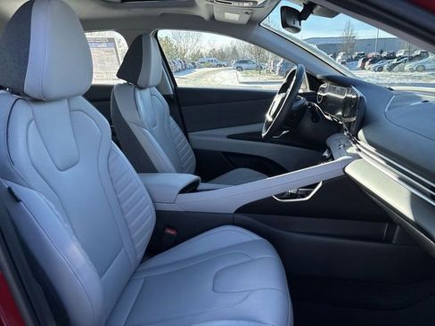 Used 2024 Hyundai Elantra Limited image 26