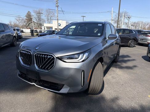 Used 2025 BMW X3 xDrive30i w/ Premium Package image 3