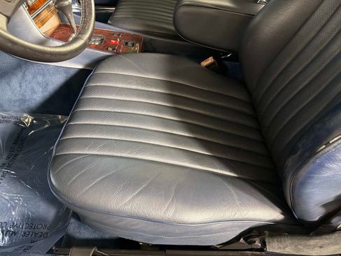 Used 1987 Mercedes-Benz 560 SL image 28