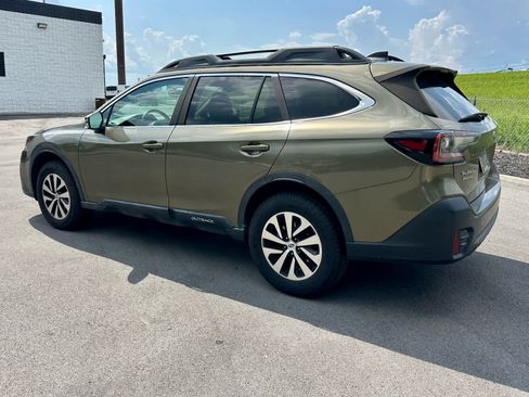 Used 2021 Subaru Outback Premium AWD/4WD image 6