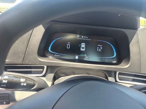 Used 2025 Hyundai Elantra SE w/ Cargo Package FWD image 14