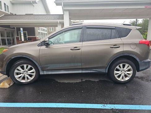 Used 2013 Toyota RAV4 Limited AWD/4WD image 4