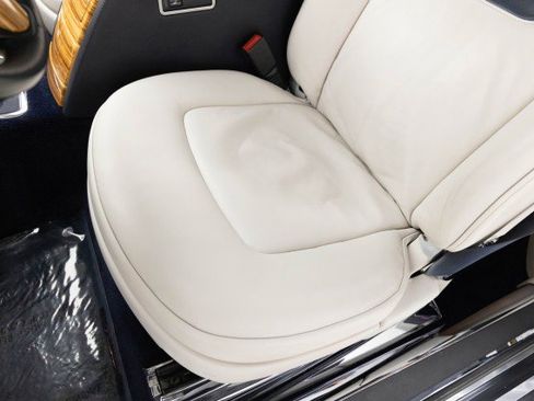 Used 2010 Rolls-Royce Phantom Coupe image 38