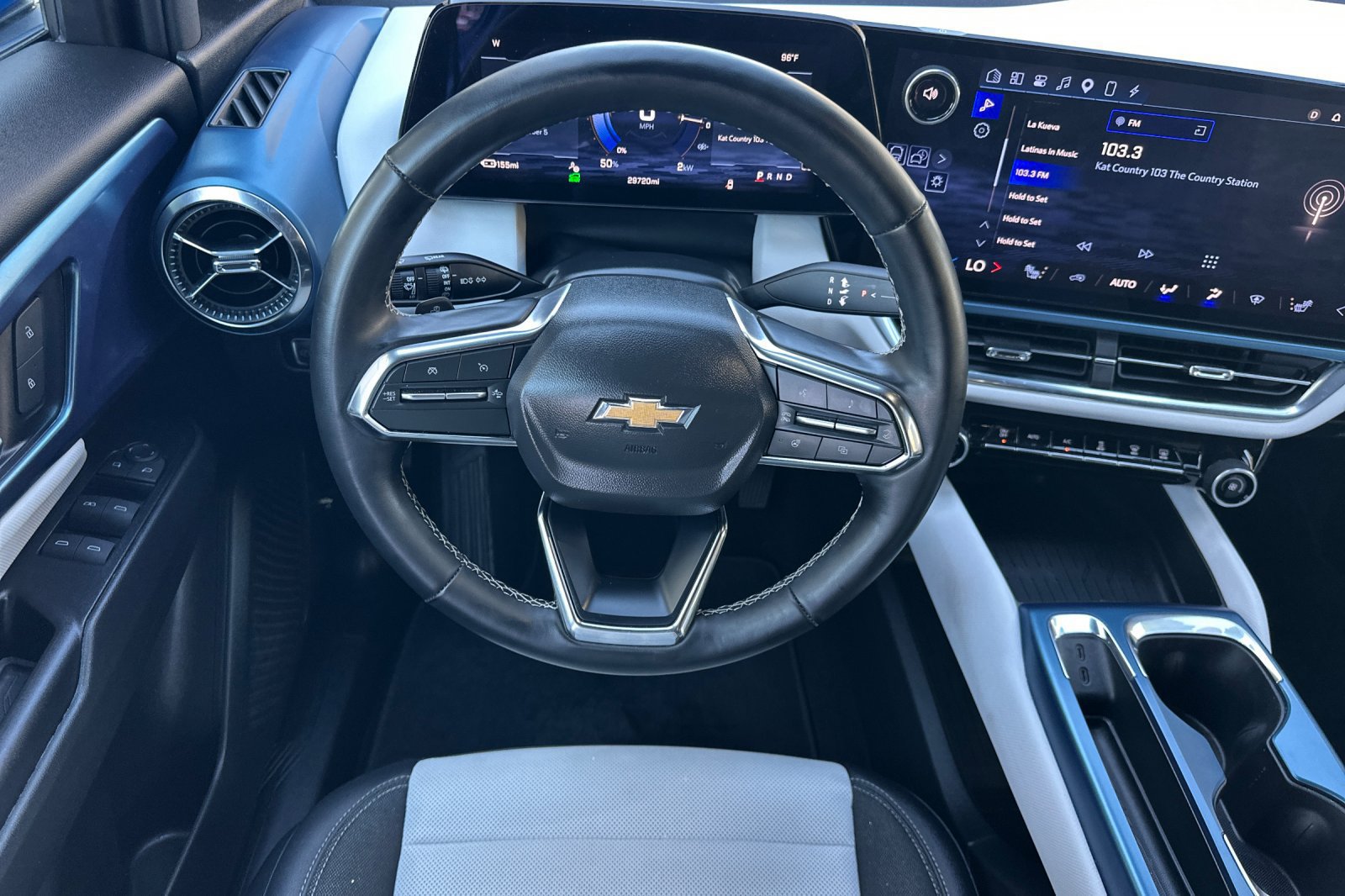 Used 2024 Chevrolet Equinox EV LT w/ LPO, Illumination Package FWD image 14