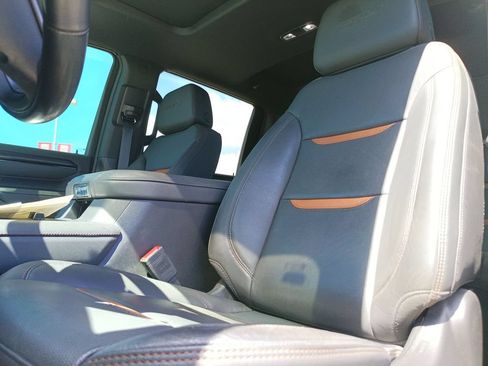 Used 2025 GMC Sierra 2500 AT4 w/ AT4 Premium Plus Package AWD/4WD image 13