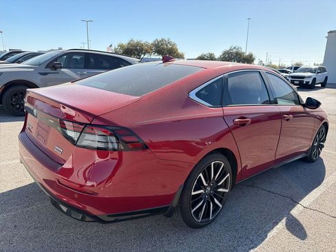 Used 2023 Honda Accord Touring image 6