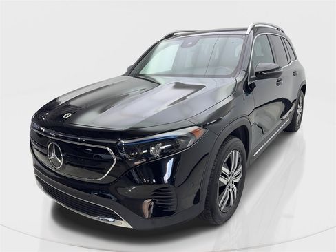 Used 2023 Mercedes-Benz EQB 300 4MATIC image 2