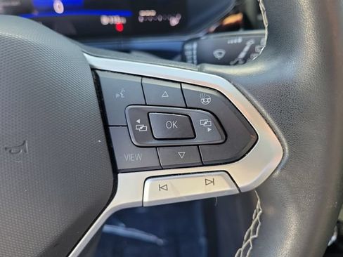 Certified 2024 Volkswagen Taos SE w/ Panoramic Sunroof Package FWD image 21
