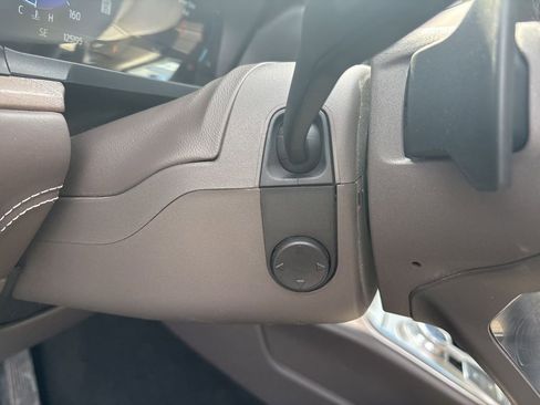 Used 2020 Ford Explorer Platinum w/ Premium Technology Package image 31