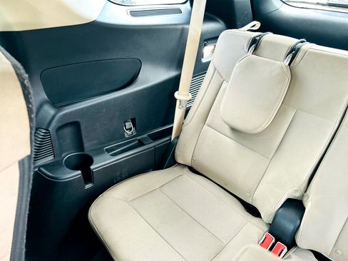 Used 2020 Ford Explorer XLT image 53