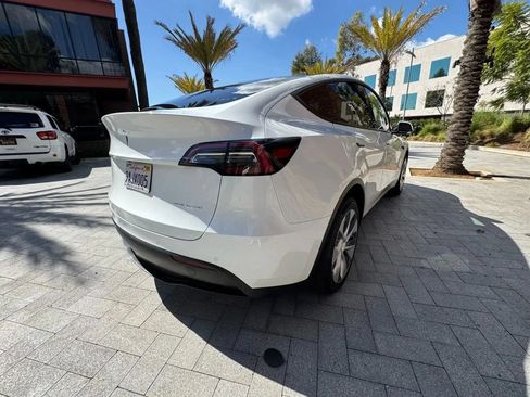 Used 2022 Tesla Model Y Long Range AWD/4WD image 8