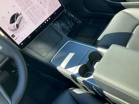 Used 2023 Tesla Model 3 Standard Range image 44