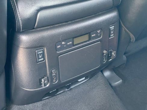 Used 2017 Nissan Armada Platinum w/ Interior Lighting Package AWD/4WD image 8
