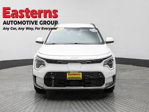 Used 2023 Kia Niro Wind w/ Wind Preserve Package image 2