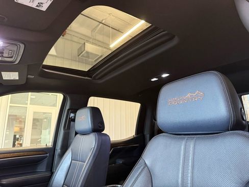 Used 2022 Chevrolet Silverado 1500 High Country w/ Max Trailering Package AWD/4WD image 26