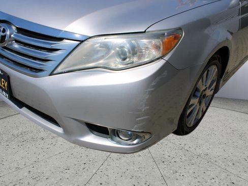 Used 2011 Toyota Avalon FWD image 10