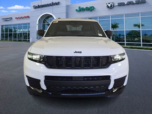 New 2025 Jeep Grand Cherokee L Laredo RWD image 3