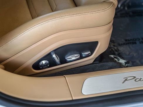 Used 2018 Porsche Panamera image 45