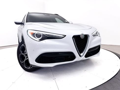 Used 2023 Alfa Romeo Stelvio Ti AWD/4WD image 11