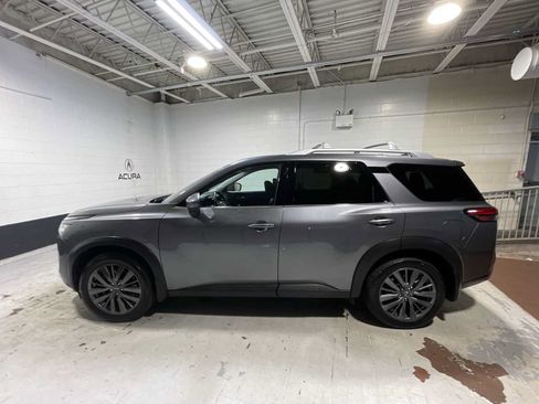 Used 2022 Nissan Pathfinder SL w/ SL Premium Package AWD/4WD image 3