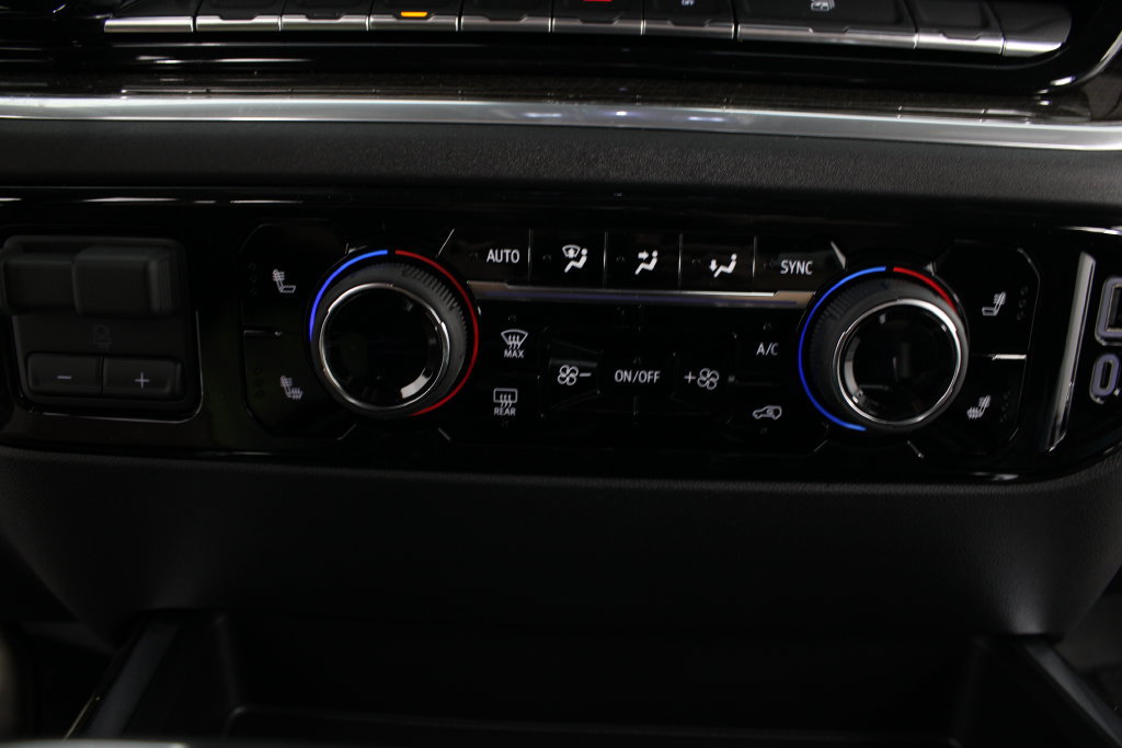New 2026 Chevrolet Silverado 1500 RST w/ Redline Edition AWD/4WD image 6