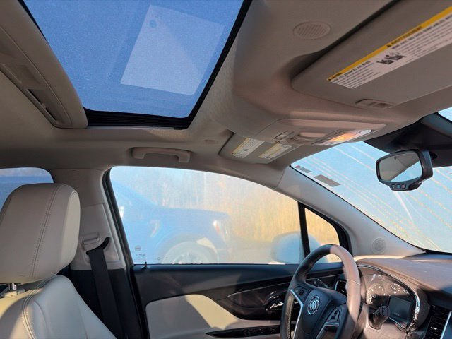 Used 2018 Buick Encore Essence w/ Experience Buick Package FWD image 7