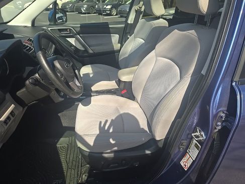 Used 2017 Subaru Forester 2.5i Premium w/ All-Weather Package image 3