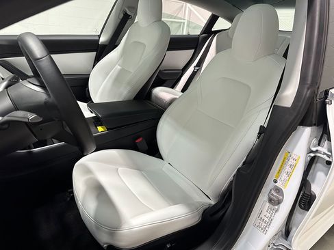 Used 2020 Tesla Model 3 Performance image 24