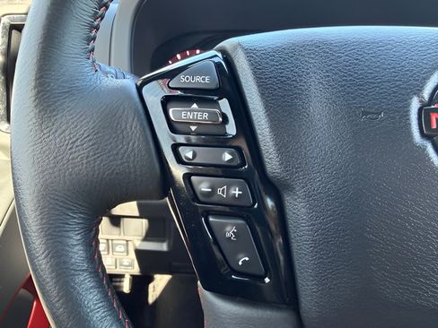 Certified 2025 Nissan Frontier PRO-4X AWD/4WD image 15