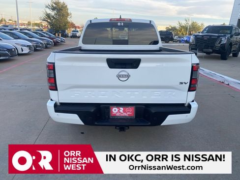 Used 2024 Nissan Frontier SV w/ SV Convenience Package image 4