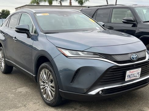 Used 2022 Toyota Venza Limited AWD/4WD image 3