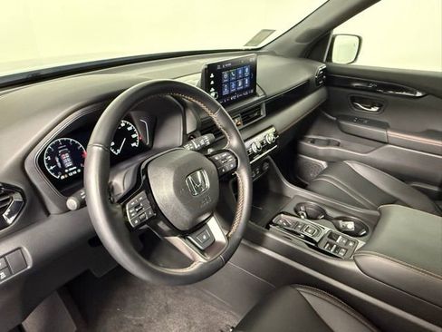 Used 2025 Honda Pilot TrailSport image 15
