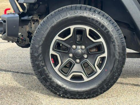 Used 2015 Jeep Wrangler Unlimited Rubicon w/ Dual Top Group image 14