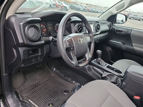 Used 2017 Toyota Tacoma SR image 17
