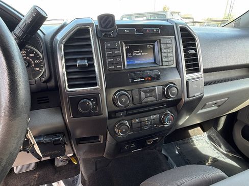 Used 2015 Ford F150 XLT image 30