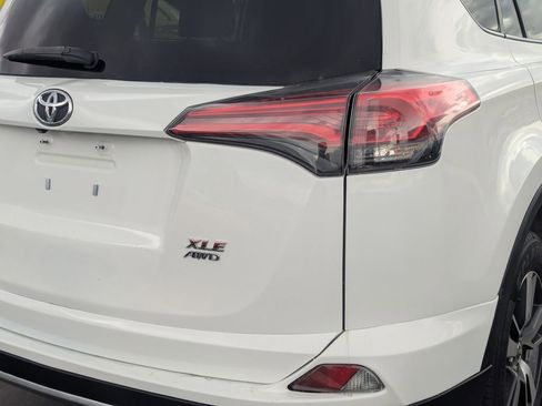 Used 2018 Toyota RAV4 XLE image 5
