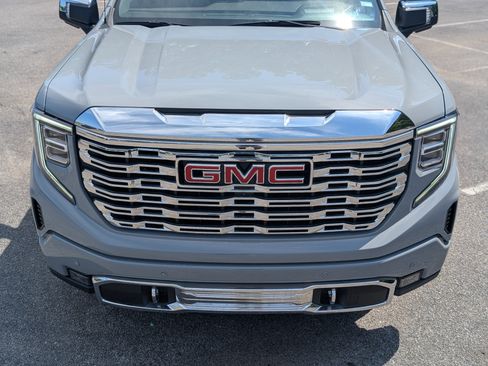 Used 2025 GMC Sierra 1500 Denali AWD/4WD image 12