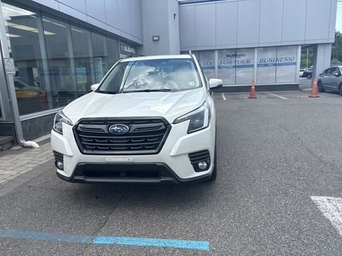 Used 2023 Subaru Forester Limited AWD/4WD image 4