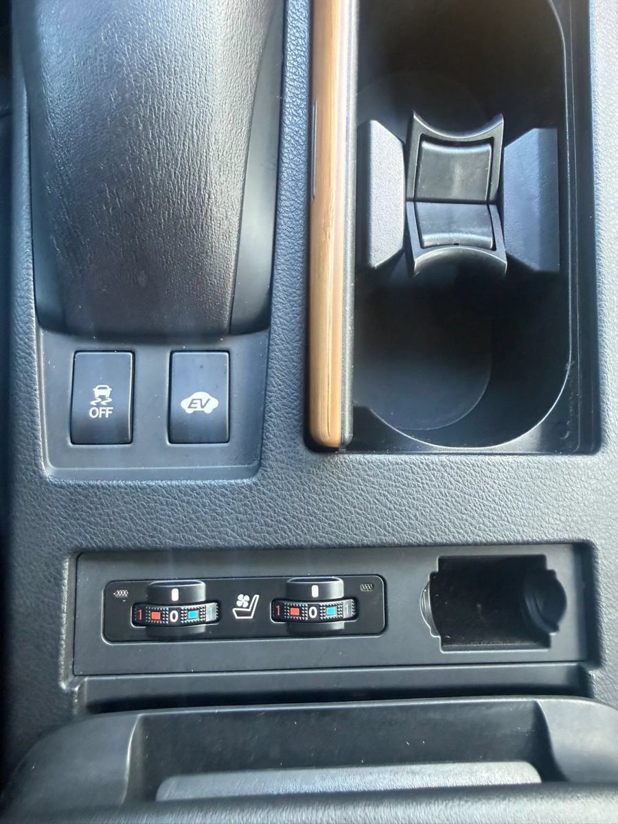 Used 2015 Lexus RX 450h AWD image 31