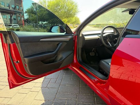 Used 2022 Tesla Model 3 Long Range AWD/4WD image 7