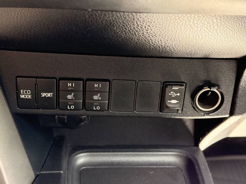 Used 2017 Toyota RAV4 Limited AWD/4WD image 20