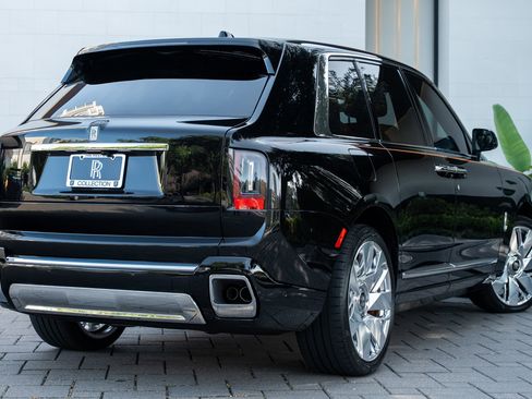 Used 2025 Rolls-Royce Cullinan image 3