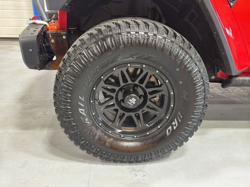 Used 2018 Jeep Wrangler Unlimited Rubicon image 10